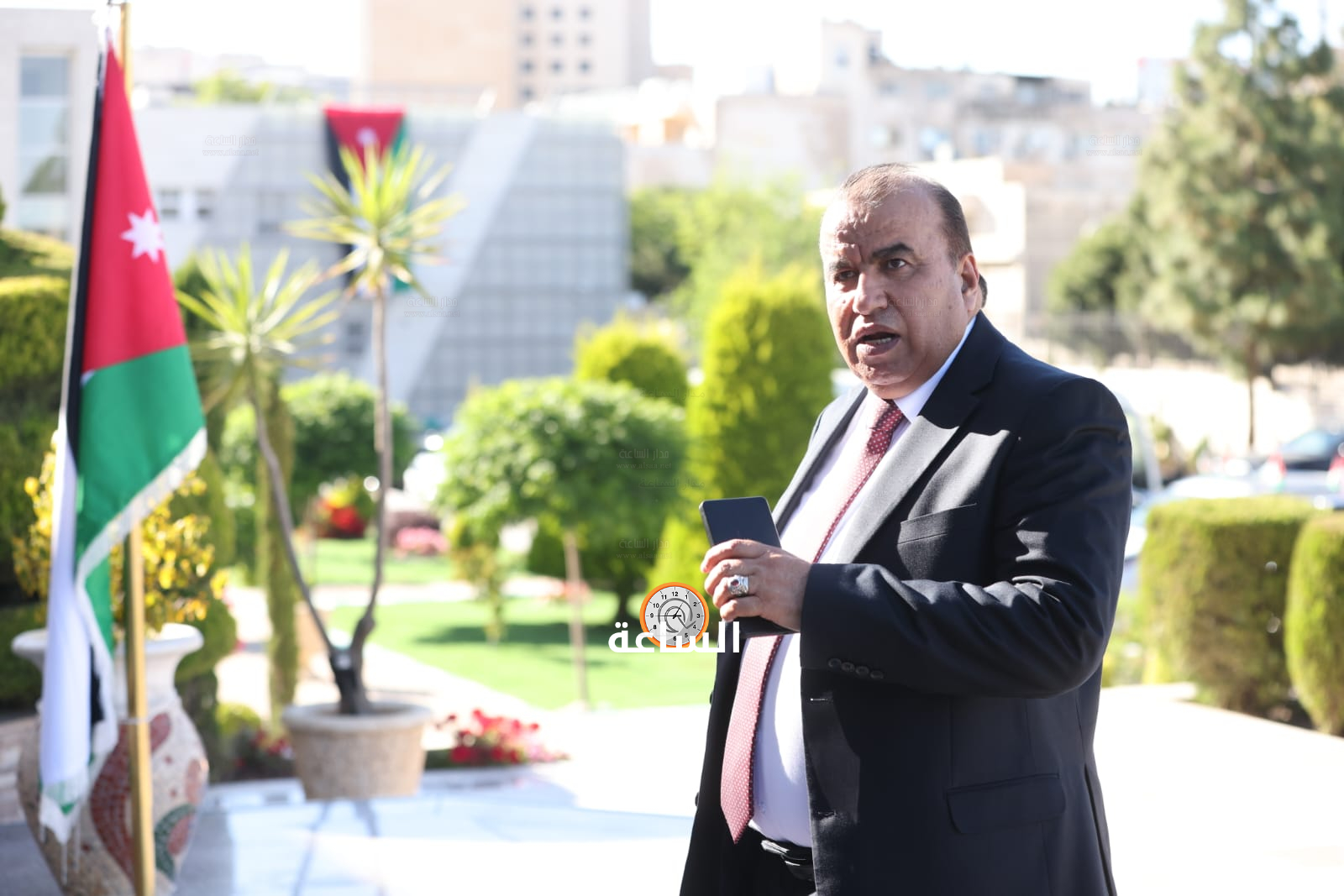 Madar Al-Saa Images 0.042694714067861295