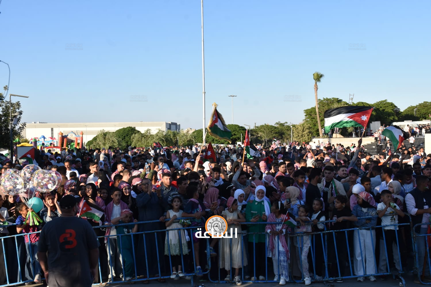 Madar Al-Saa Images 0.9352585889240715
