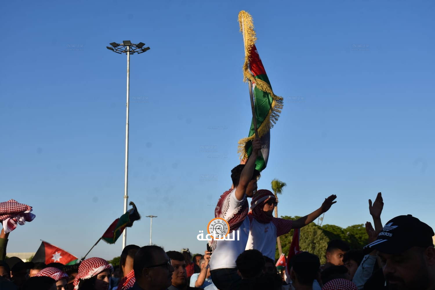 Madar Al-Saa Images 0.7033753767268789