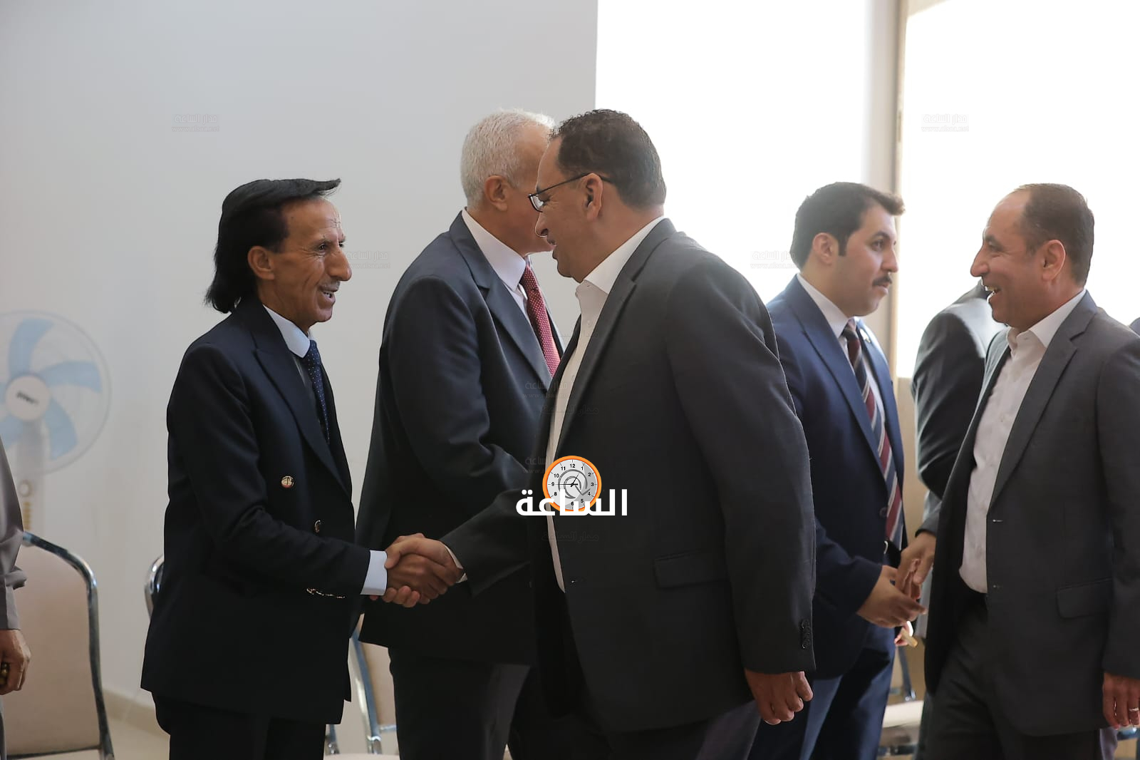 Madar Al-Saa Images 0.11872421517351717