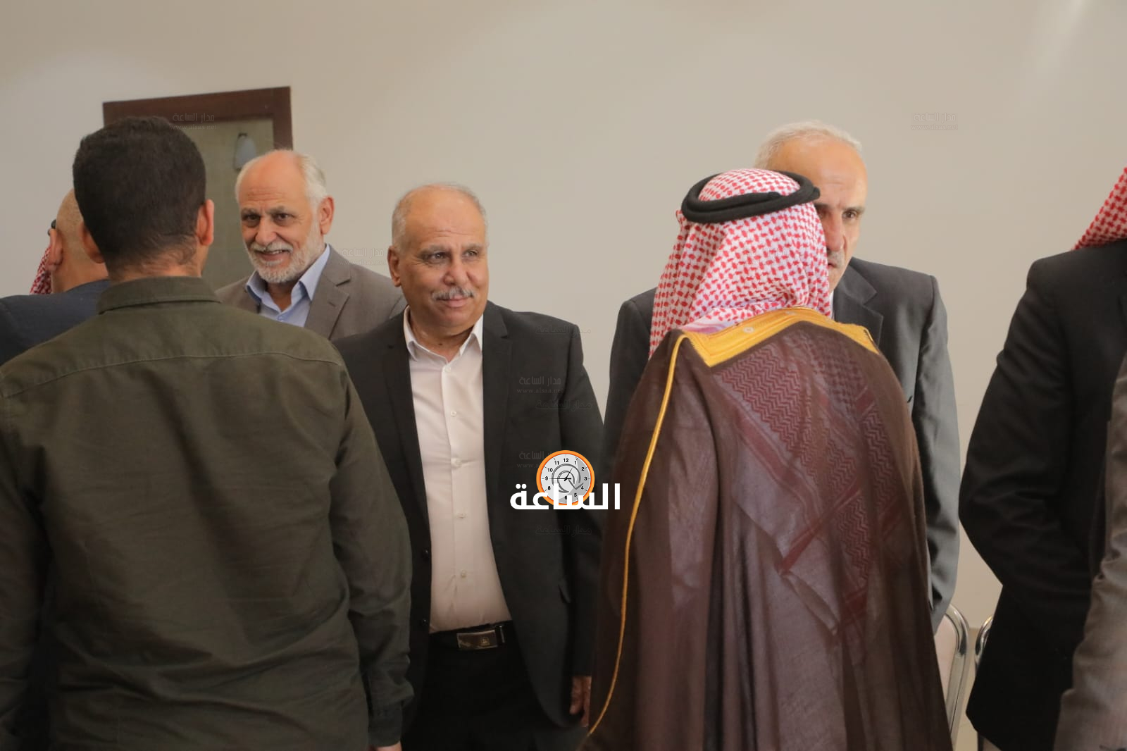 Madar Al-Saa Images 0.816566789282619