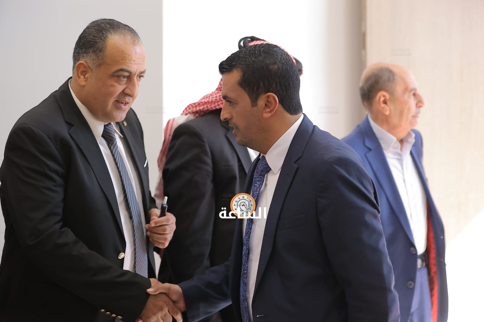 Madar Al-Saa Images 0.5108190929386852