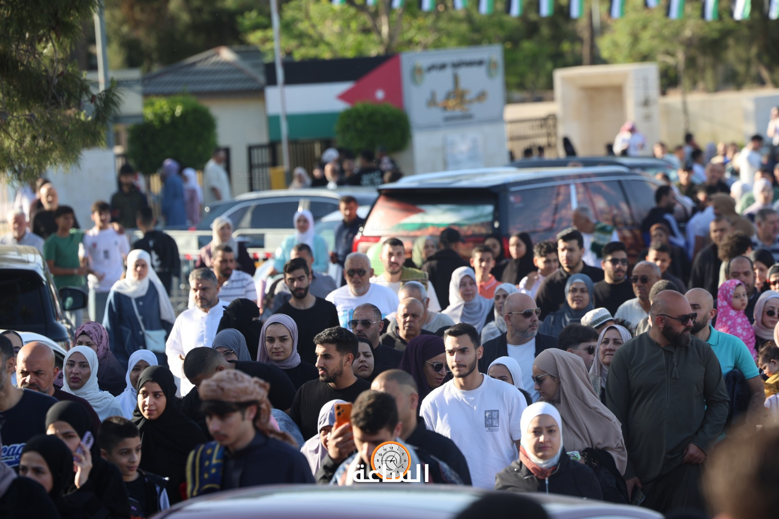 Madar Al-Saa Images 0.42074077098683693
