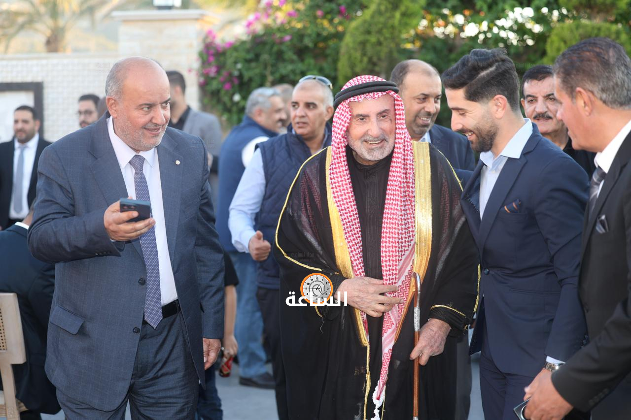 Madar Al-Saa Images 0.9271343554589134