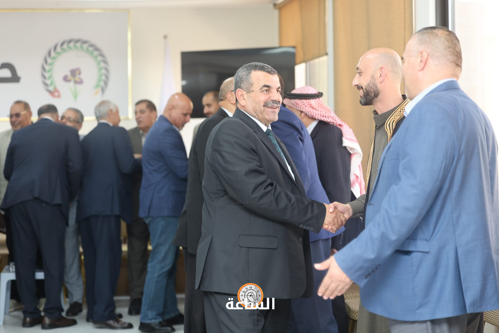 Madar Al-Saa Images 0.2742039673840192