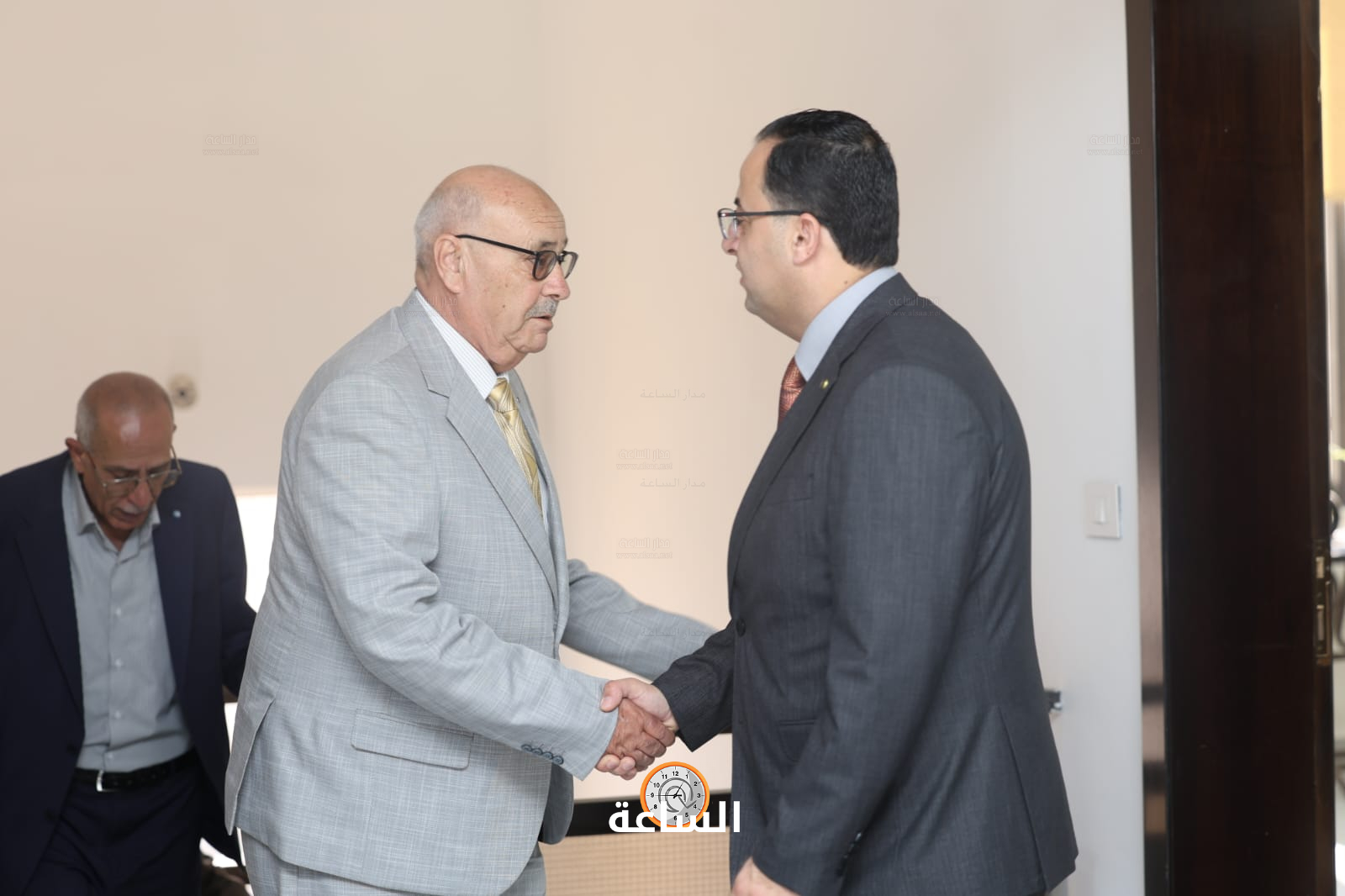 Madar Al-Saa Images 0.4580915432118381