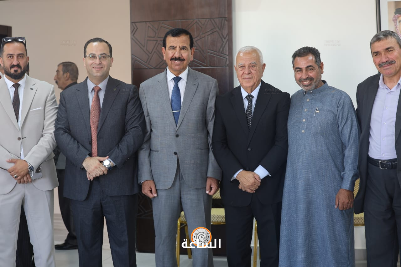 Madar Al-Saa Images 0.448347109594351