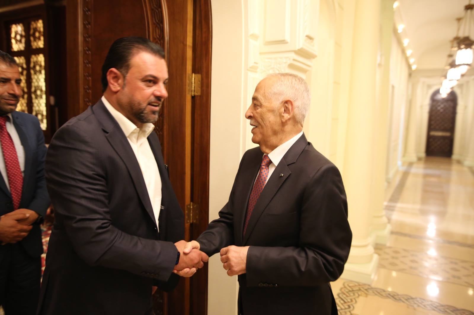 Madar Al-Saa Images 0.21477039493002825