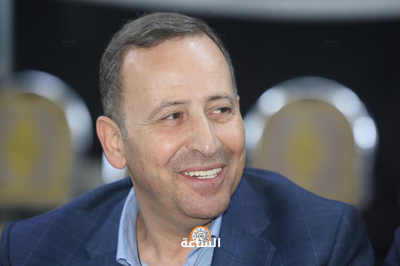 Madar Al-Saa Images 0.15711405385398758