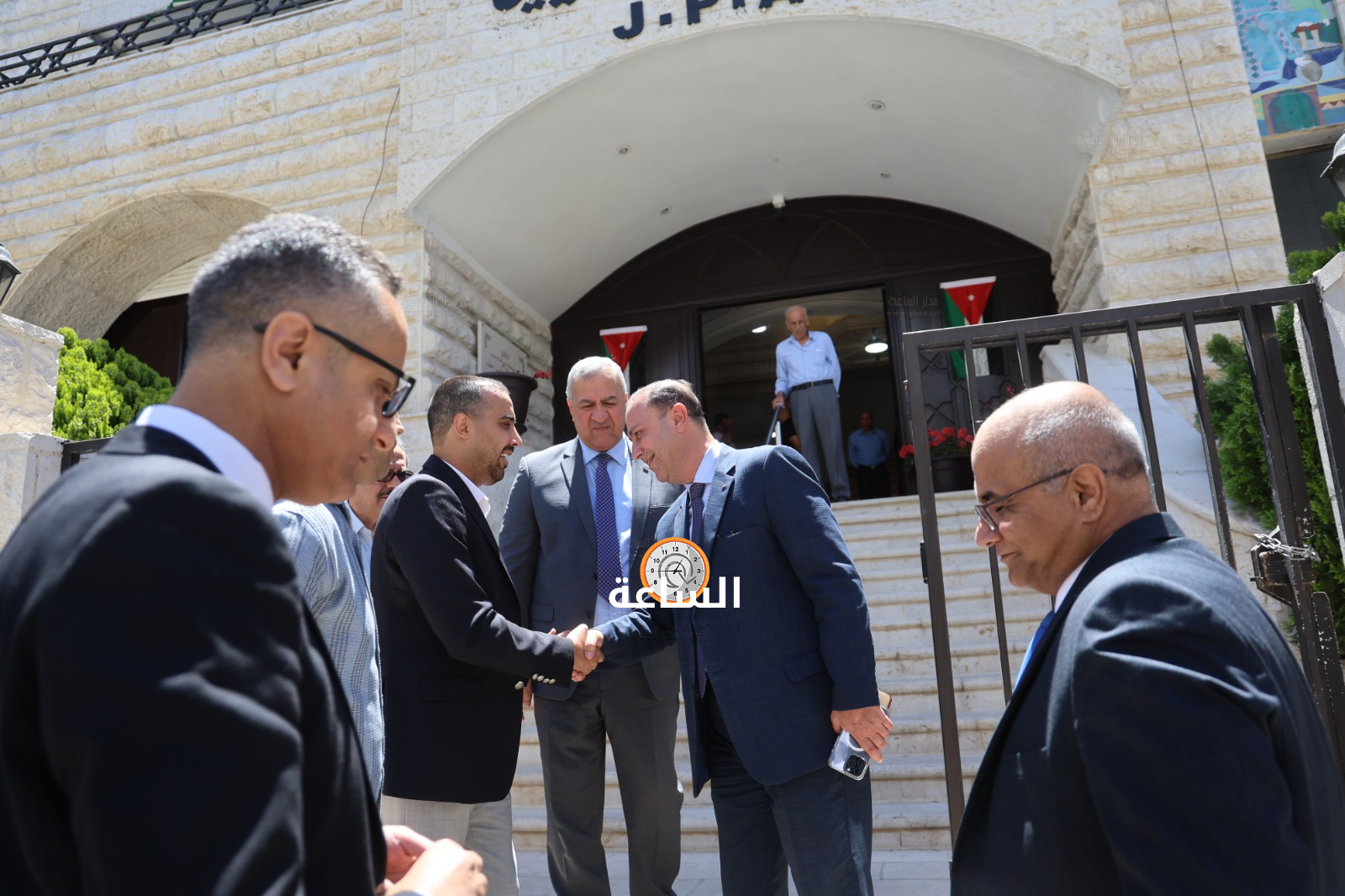 Madar Al-Saa Images 0.18662272849810624