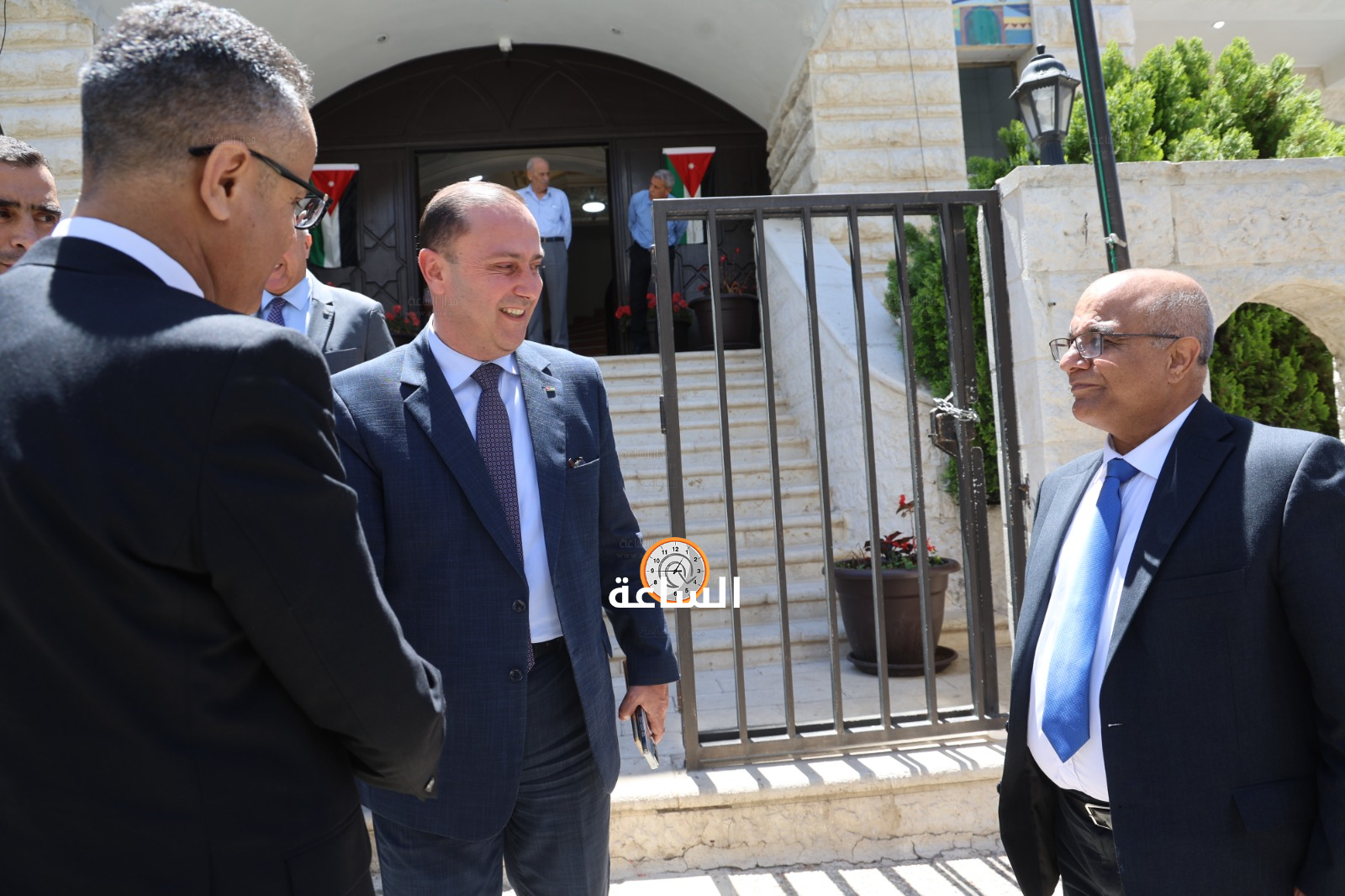 Madar Al-Saa Images 0.7442641069250993