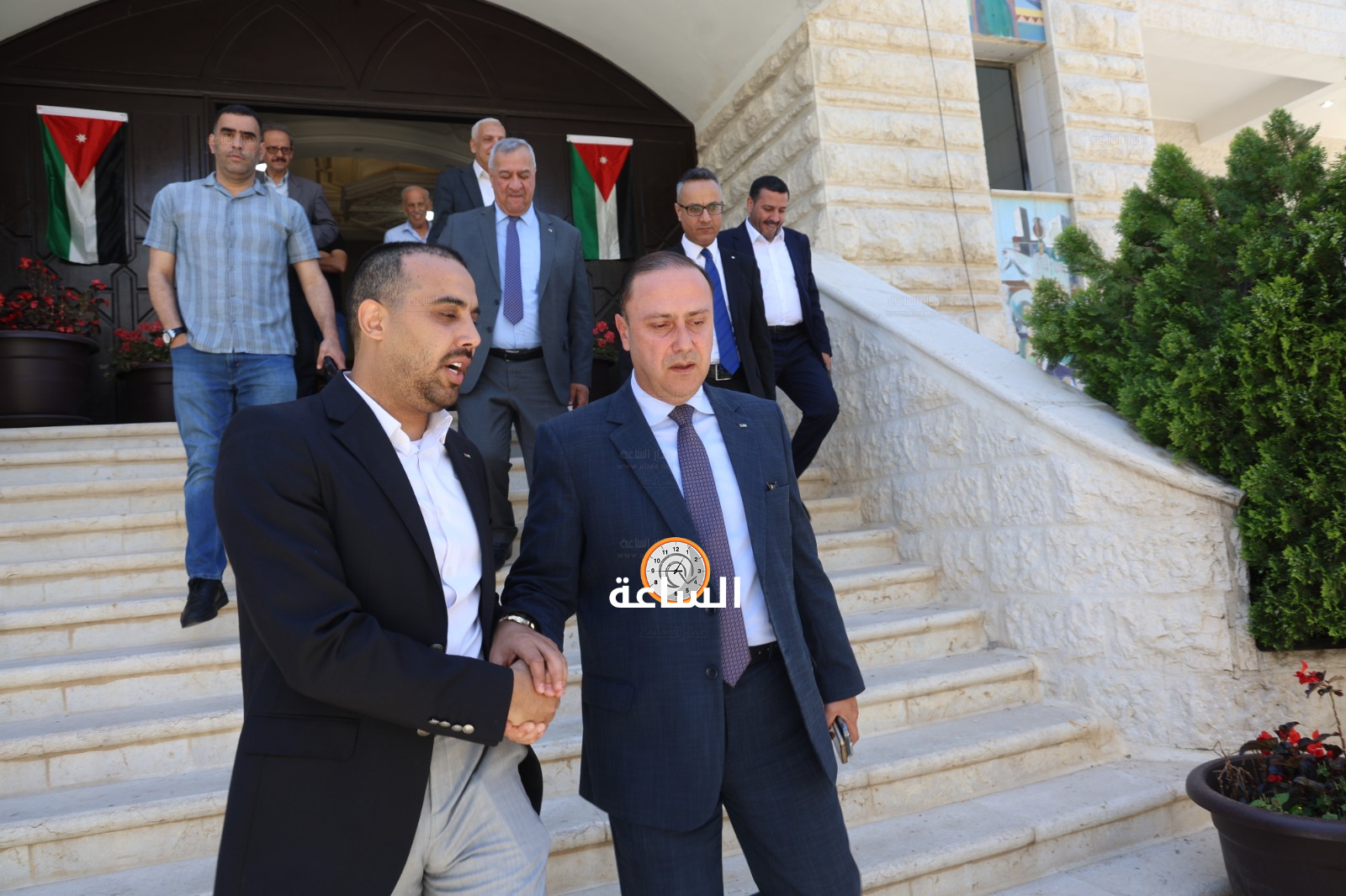 Madar Al-Saa Images 0.971776353465448
