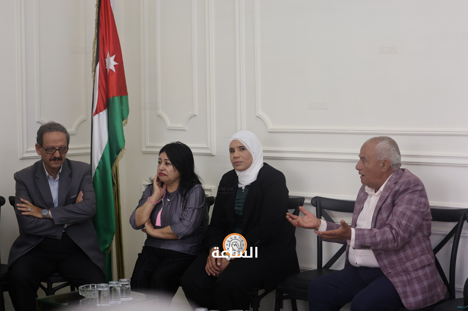 Madar Al-Saa Images 0.18562657217049117