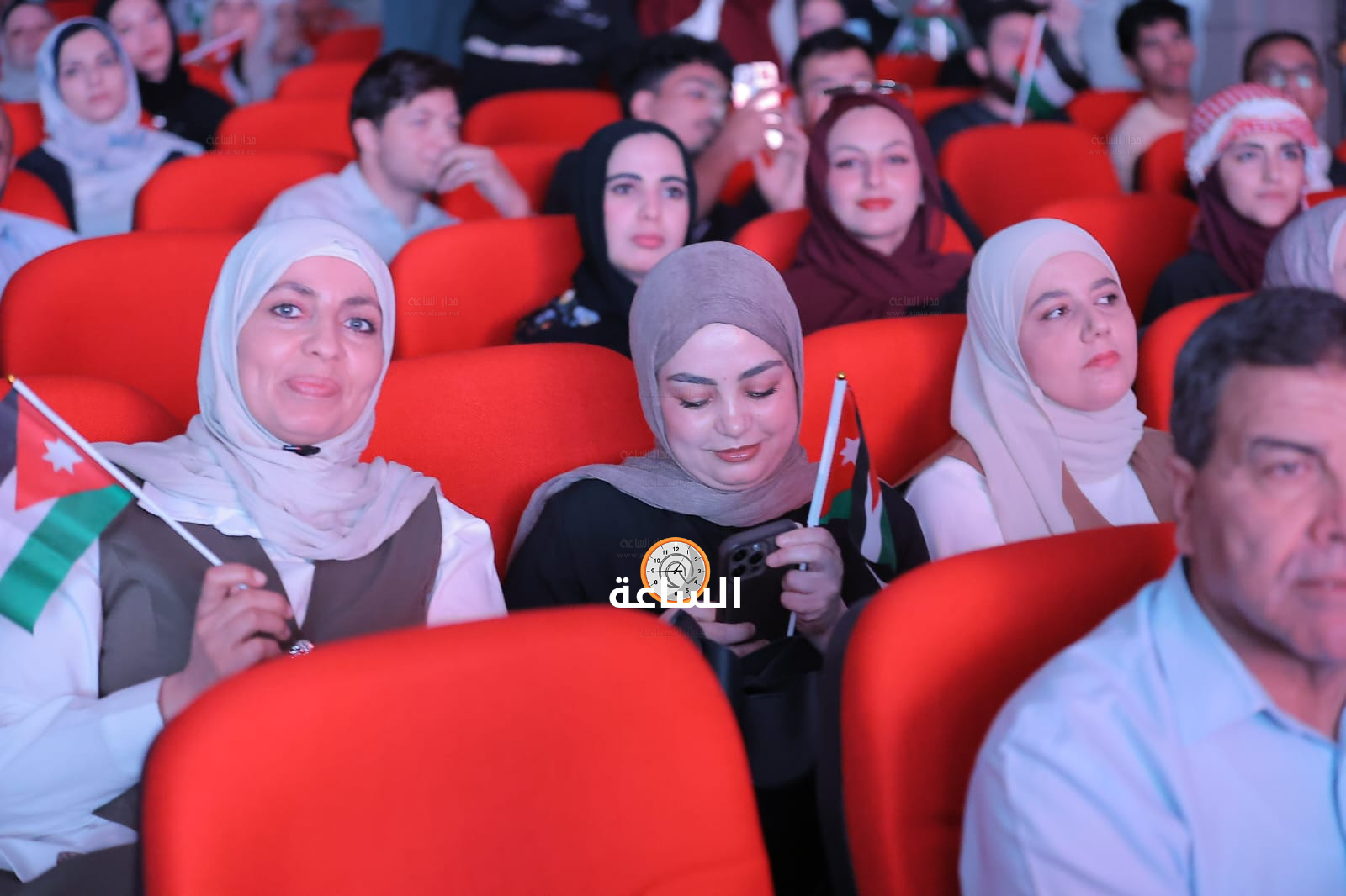 Madar Al-Saa Images 0.8672822695362132