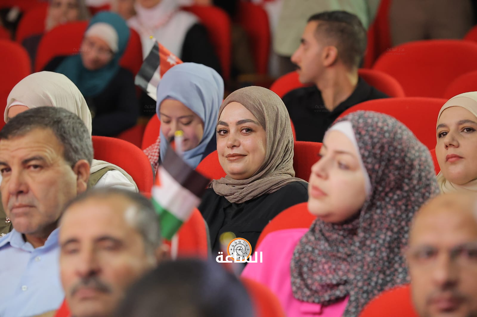 Madar Al-Saa Images 0.09616437644180809