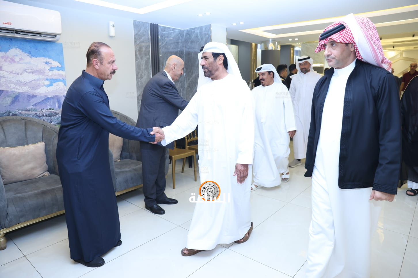 Madar Al-Saa Images 0.26056461681786314