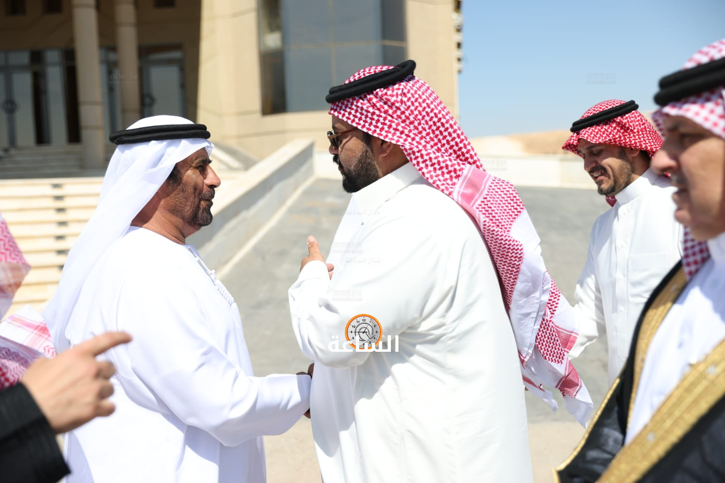 Madar Al-Saa Images 0.9010007028524362
