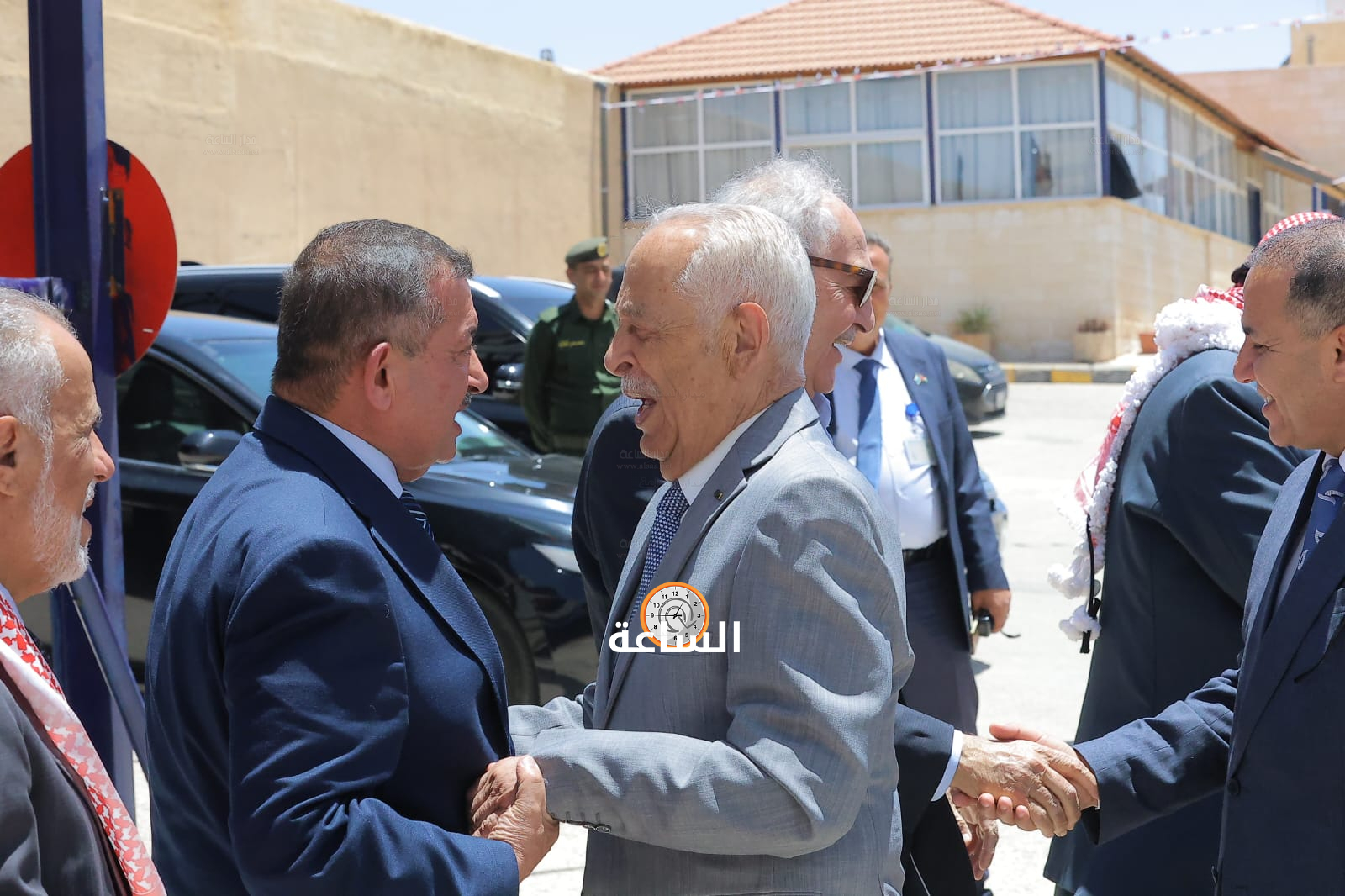 Madar Al-Saa Images 0.7517987335654454