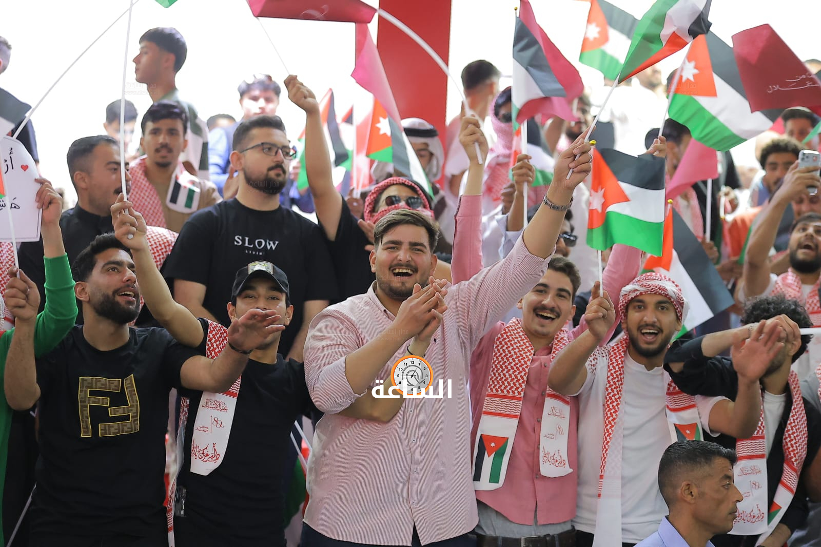 Madar Al-Saa Images 0.7174137860278896