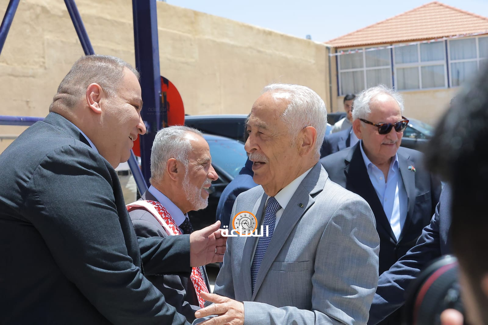 Madar Al-Saa Images 0.4335880273621542
