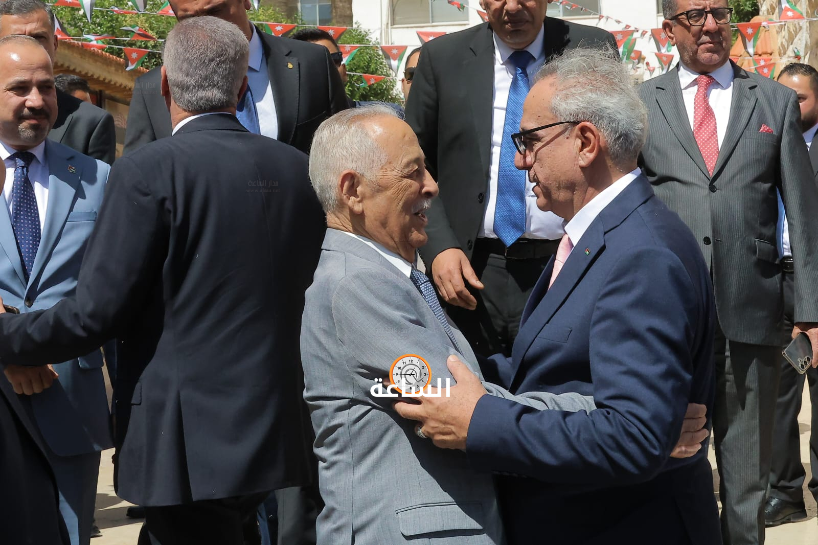 Madar Al-Saa Images 0.3721979731426963