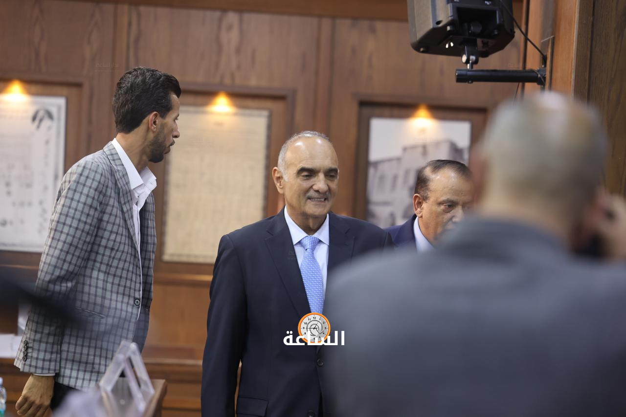 Madar Al-Saa Images 0.14141649317078375