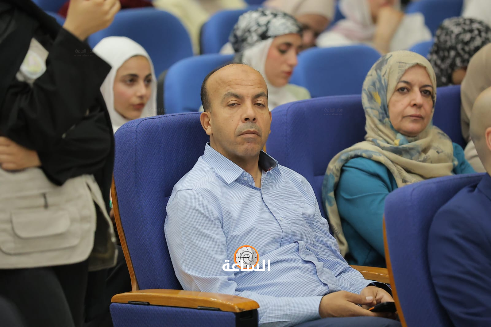 Madar Al-Saa Images 0.9179381568634271