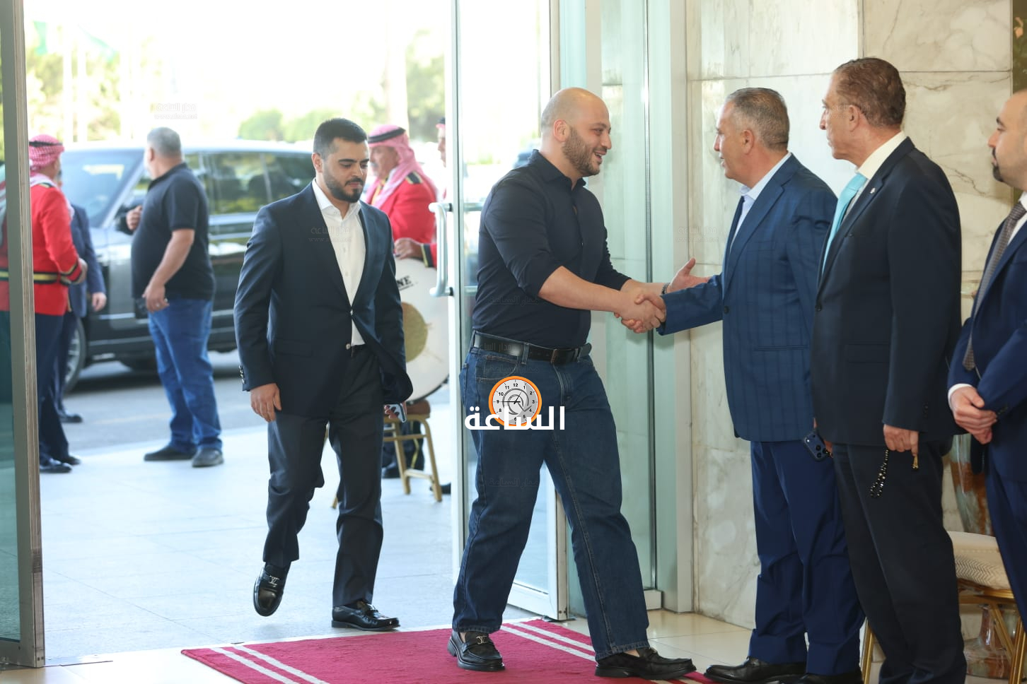Madar Al-Saa Images 0.46922056081635133