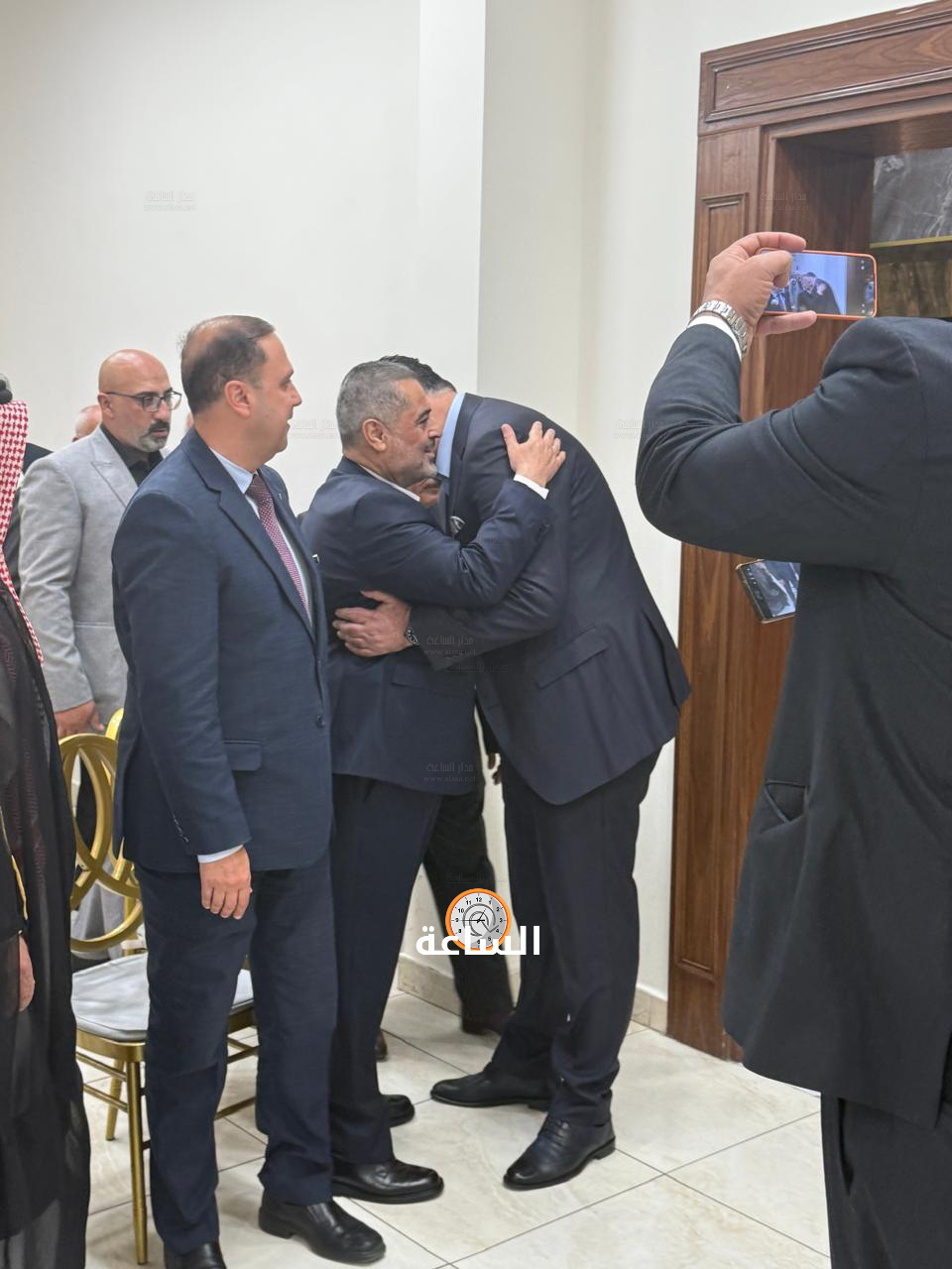 Madar Al-Saa Images 0.4987795408794945