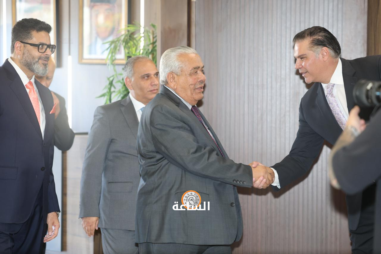 Madar Al-Saa Images 0.9315354119854614