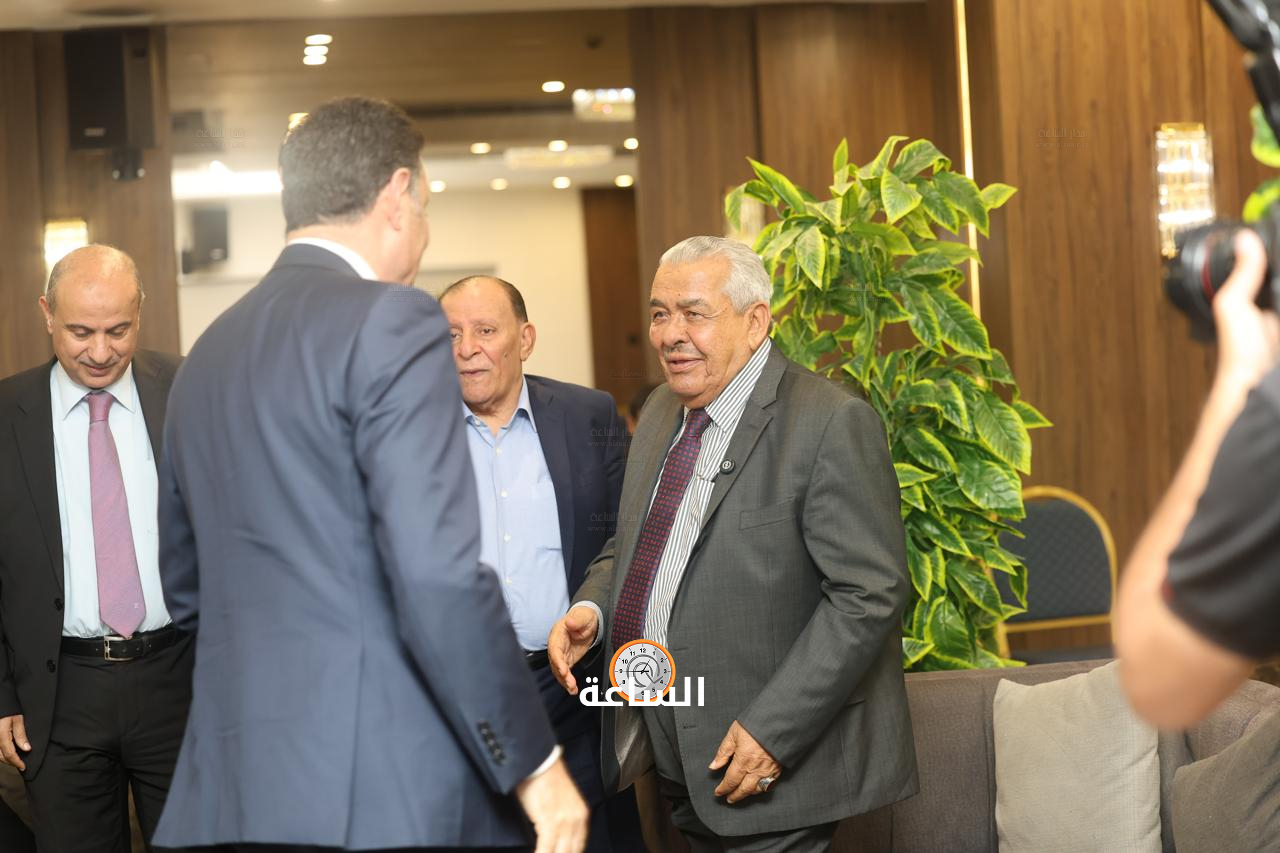 Madar Al-Saa Images 0.3063236480254222