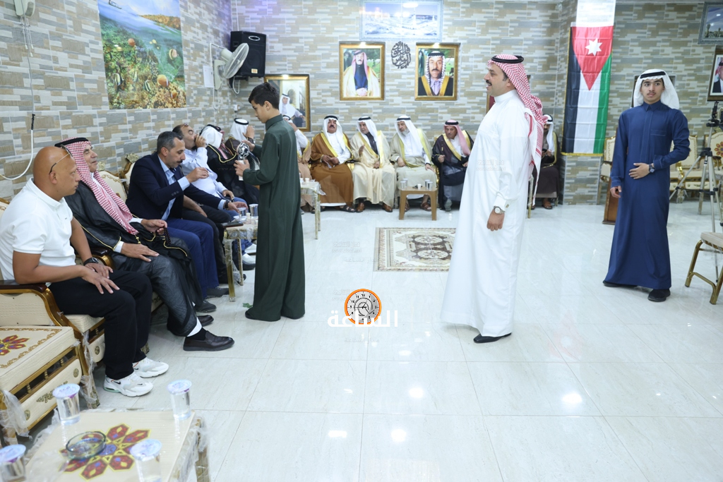 Madar Al-Saa Images 0.4042433624713292