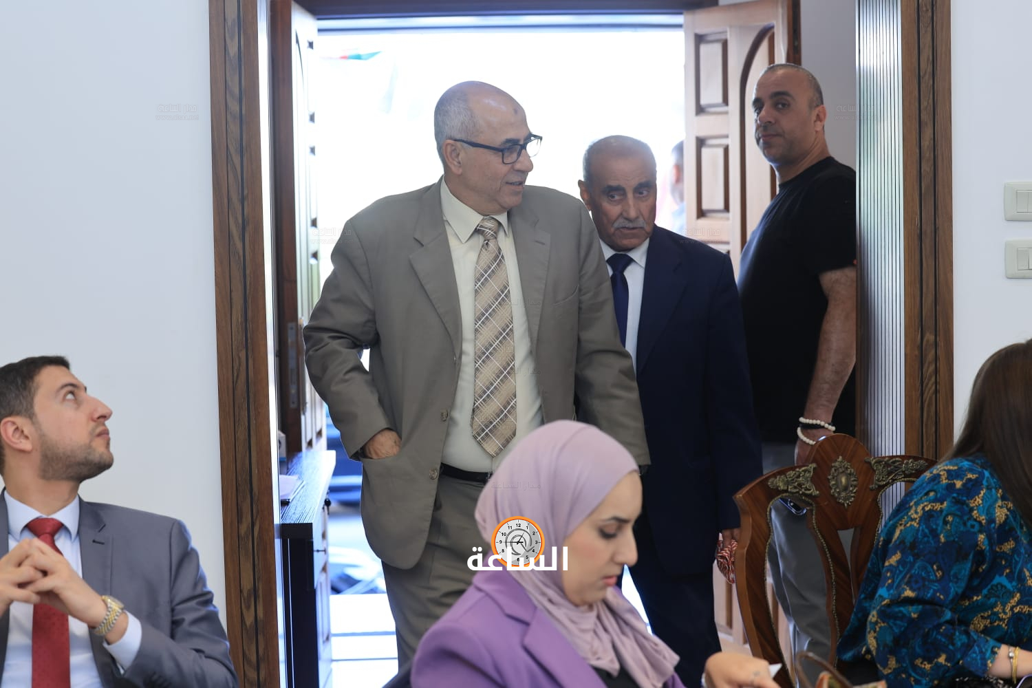 Madar Al-Saa Images 0.0014286601372360819