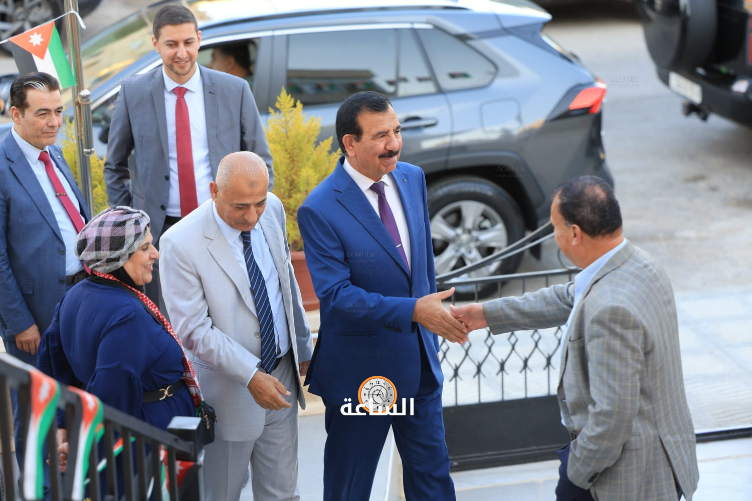 Madar Al-Saa Images 0.3430052355314047