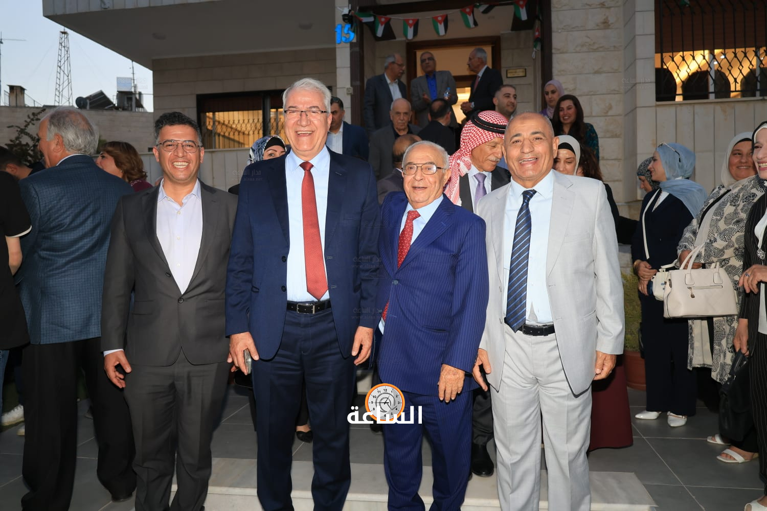 Madar Al-Saa Images 0.6484160472882176