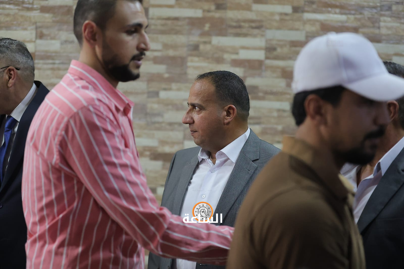 Madar Al-Saa Images 0.3579516551065033