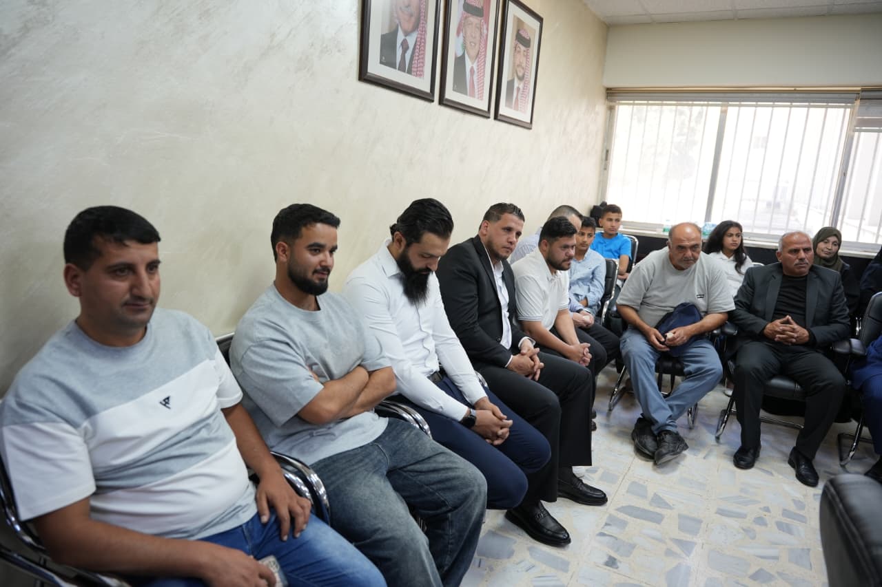 Madar Al-Saa Images 0.1742278255050923
