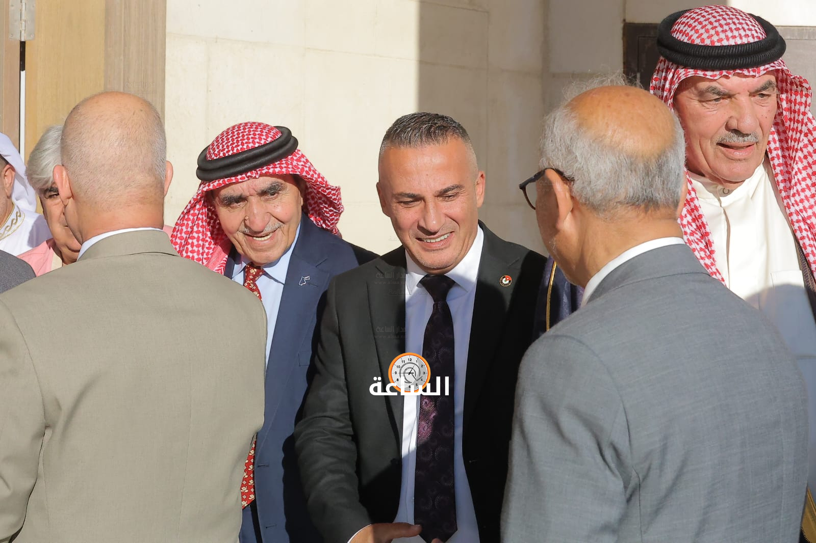 Madar Al-Saa Images 0.4343482325688345