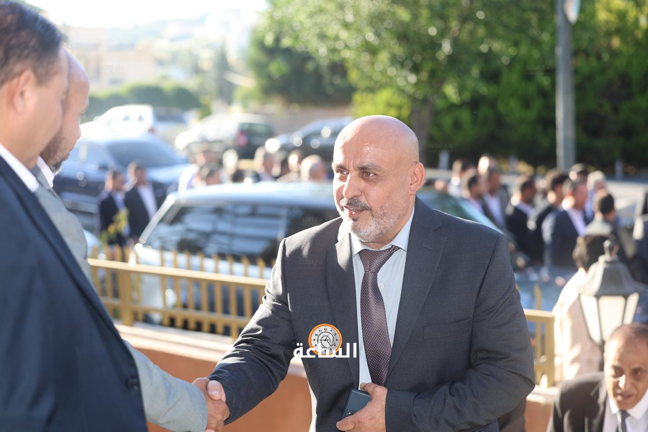 Madar Al-Saa Images 0.5814221575419727