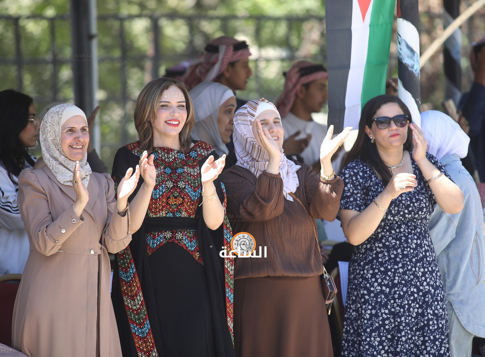 Madar Al-Saa Images 0.2348369167413813