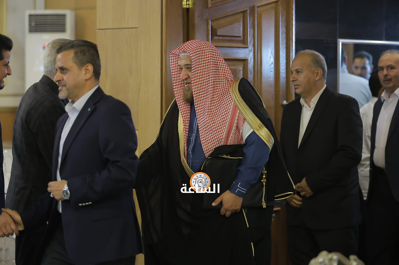 Madar Al-Saa Images 0.9839538516920014