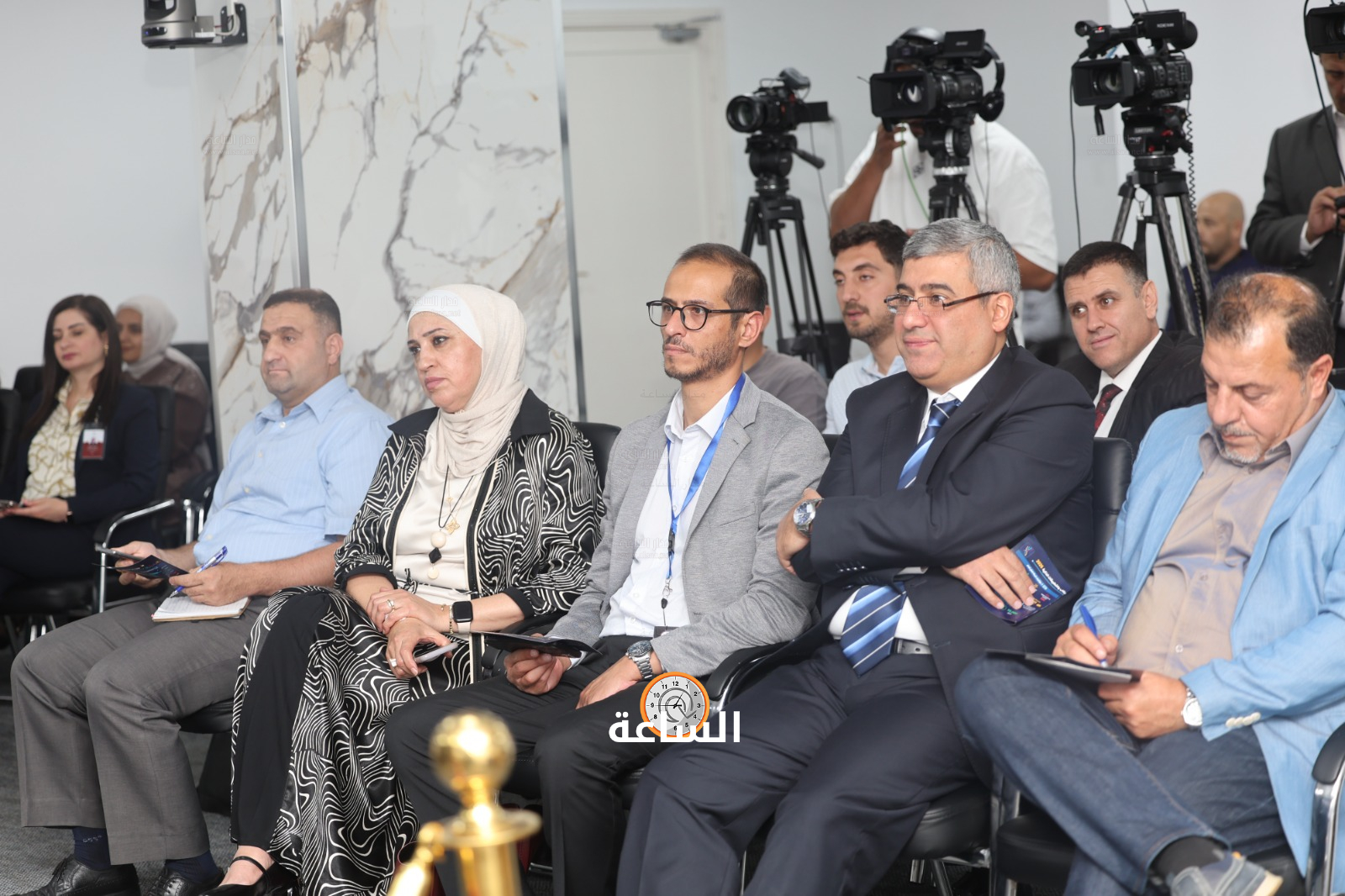 Madar Al-Saa Images 0.3580975329512107