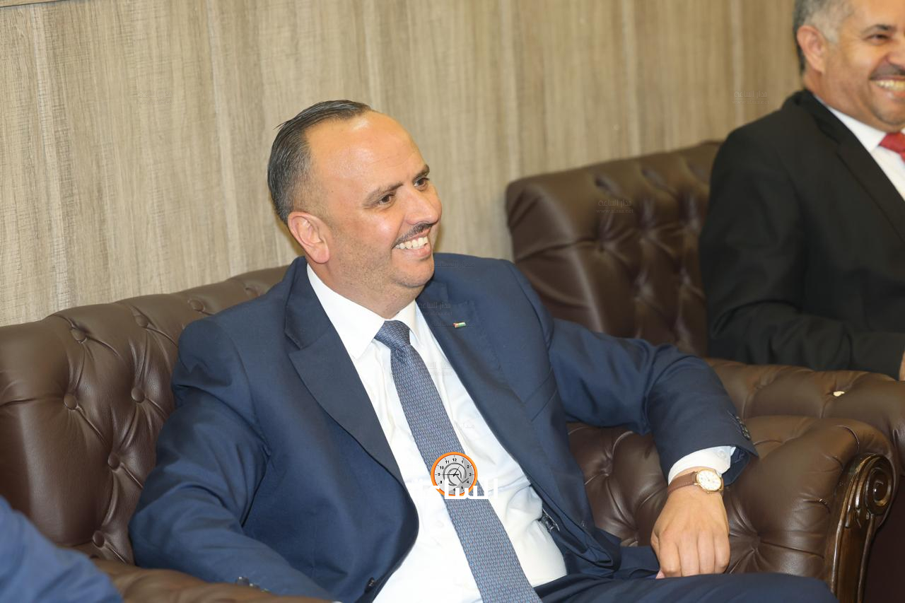 Madar Al-Saa Images 0.6256046058821296