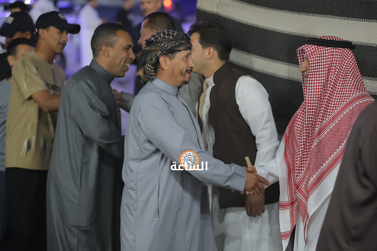 Madar Al-Saa Images 0.0166063062246532