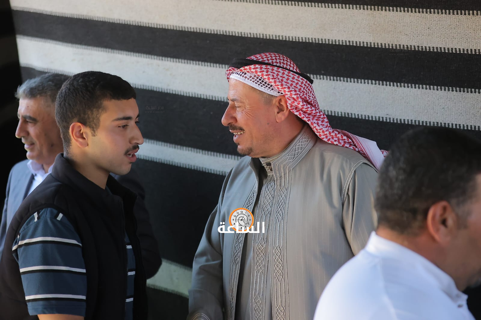 Madar Al-Saa Images 0.1892055464985294