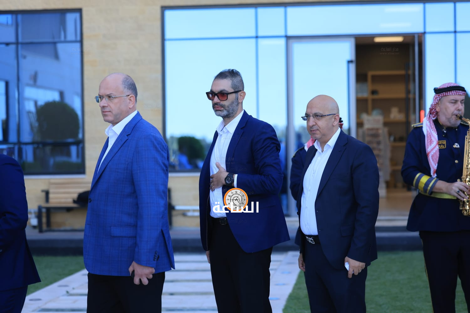 Madar Al-Saa Images 0.00038557593923405076