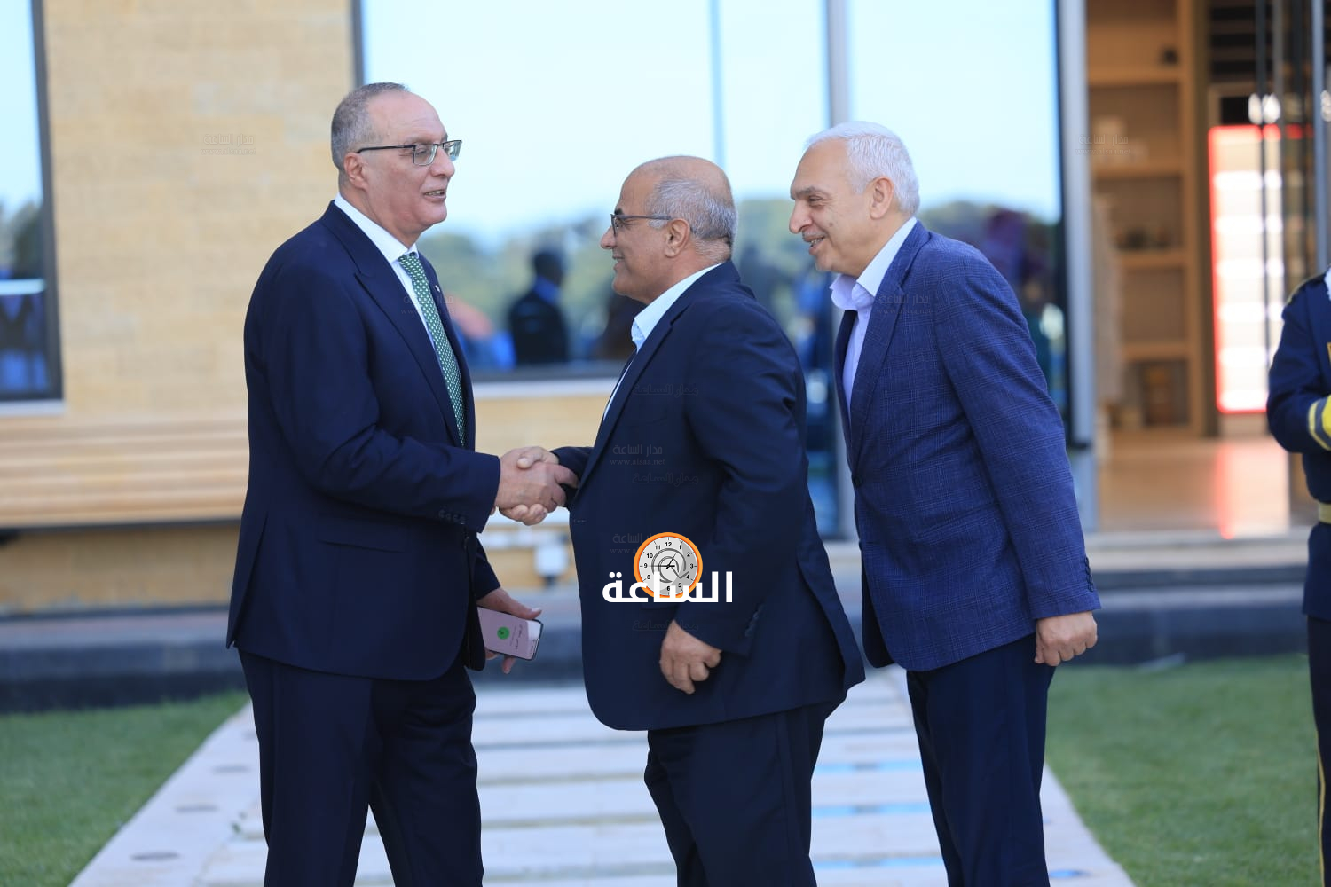 Madar Al-Saa Images 0.382721015395904