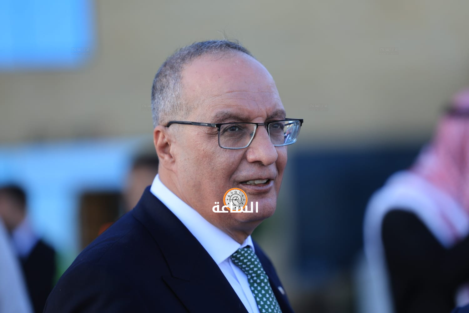 Madar Al-Saa Images 0.5729438358844987