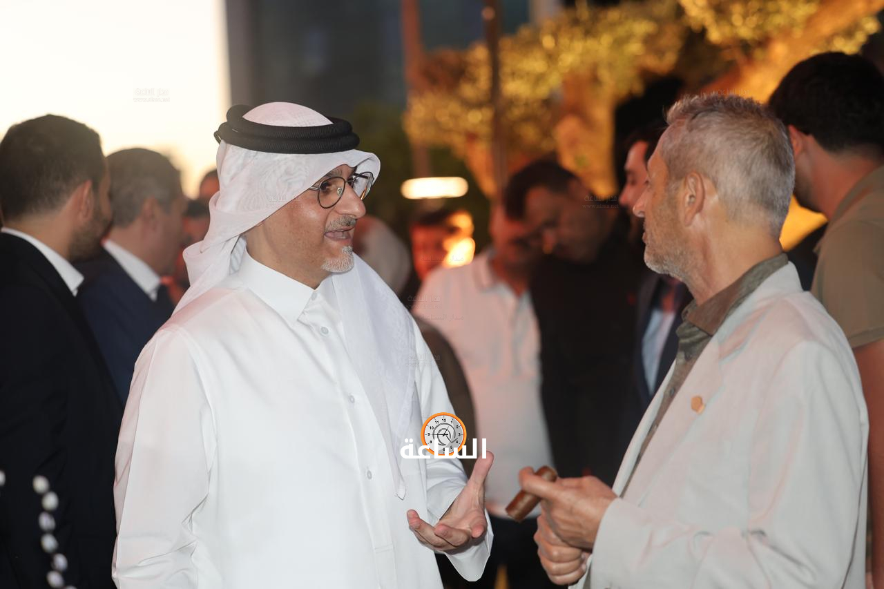 Madar Al-Saa Images 0.46644043101771604