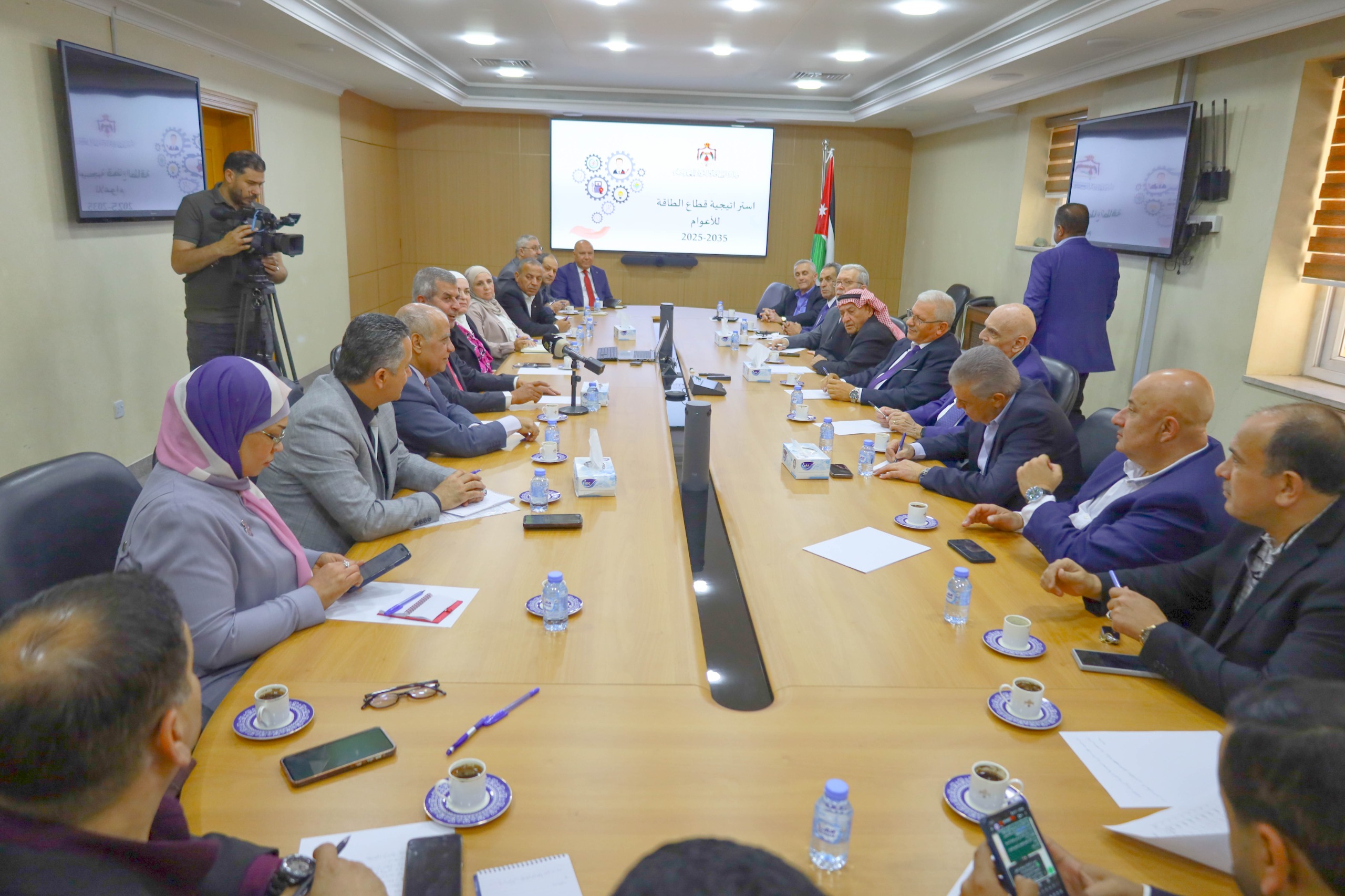 Madar Al-Saa Images 0.9487836669961336